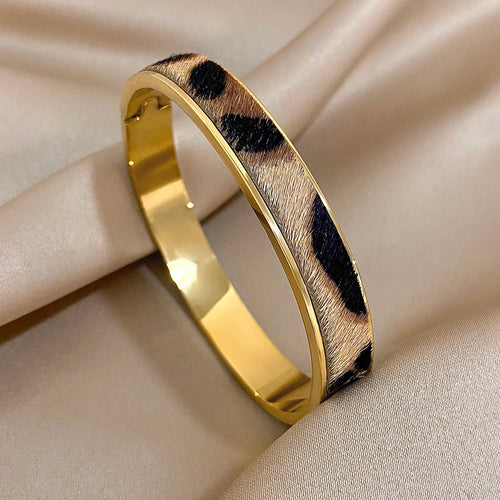 Greatera Leopard Print Welt Women's Bracelet Gold Color